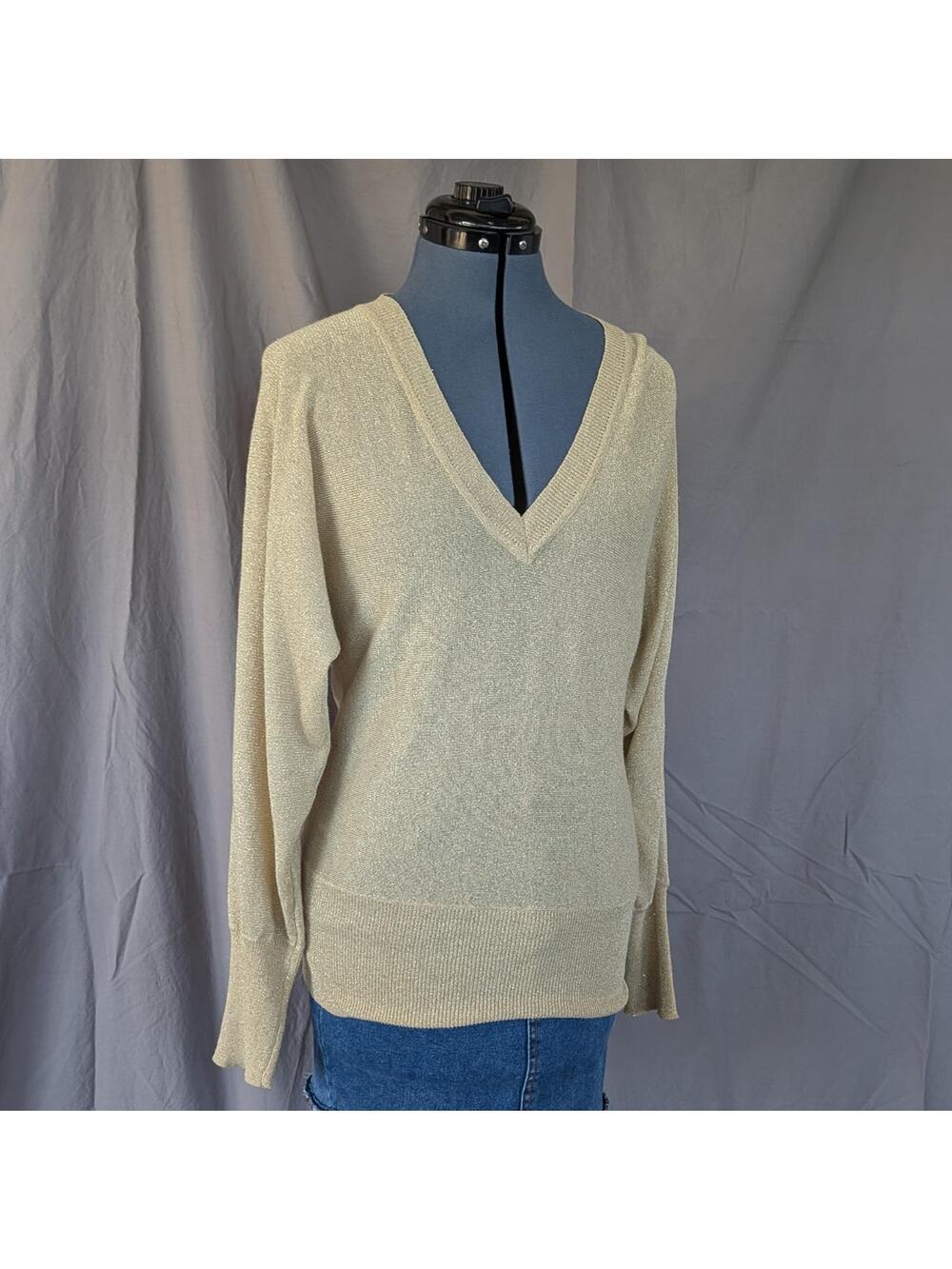 Gold metallic V‑neck long‑sleeve sweater by Kikit, size L